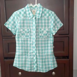NWOT ♥️ Levi's cotton button down half sleeve women's shirt